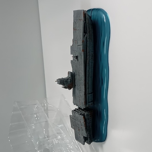 NIB Limited Edition Rivet City Figure - Picture 2 of 7